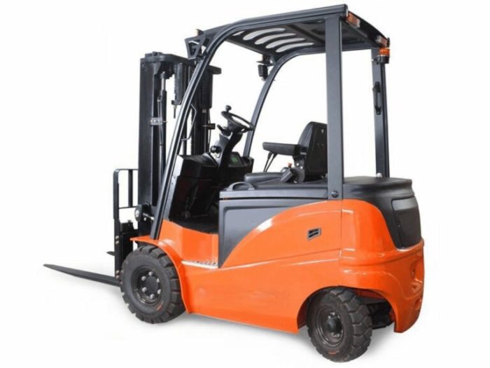 Sit down counterbalance forklift tips sideways