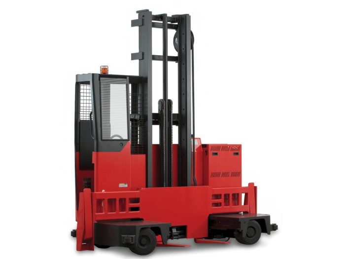 Sit down counterbalance forklift tips sideways